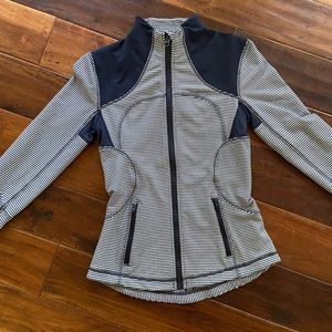 LULULEMON Classic DEFINE Jacket Navy and White small check sz 4 or 6?!